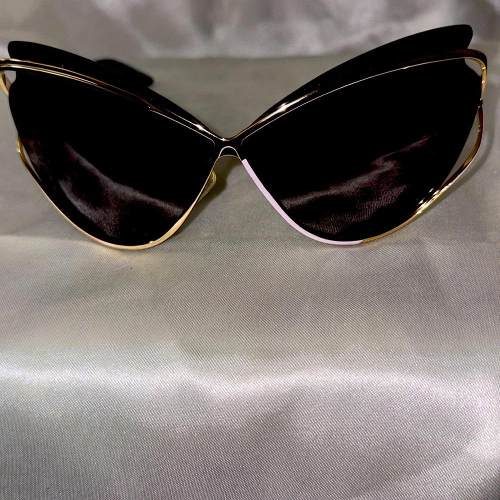 Authentic DIOR Audacieuse Cat Eye Sunglasses PreOwned Vintage.